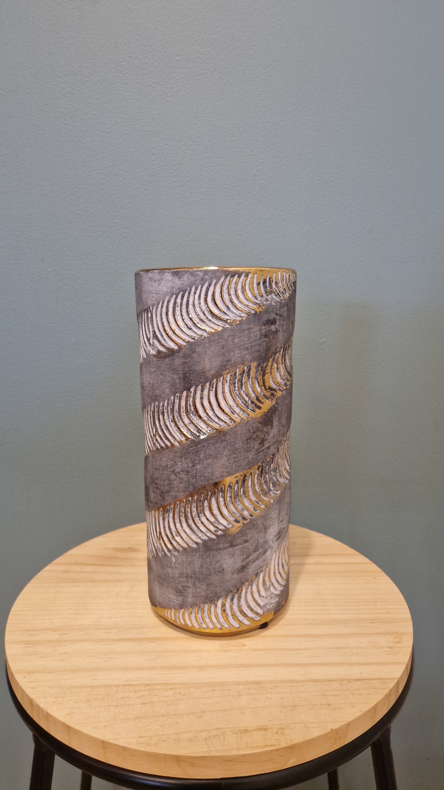 Vase gris / doré
